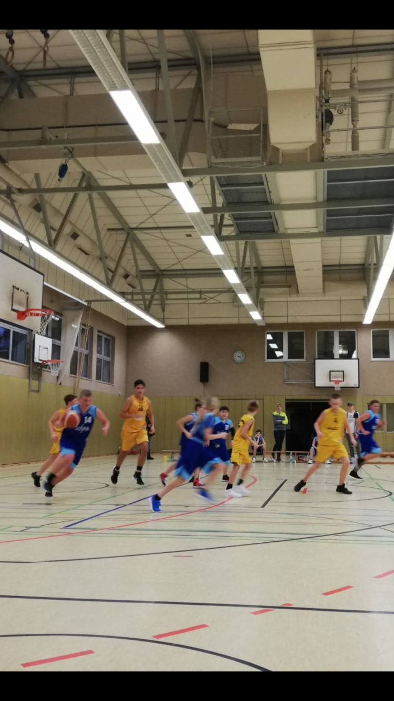 U14 Basketballer mit Sieg und Niederlage